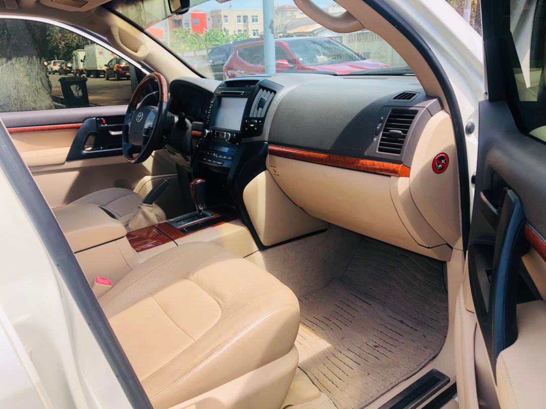 spongethagod's tweet photo. 🚘2013 Toyota Land Cruiser GXR ( Full Option 2020 Facelift )
💵 ¢ 360,000
⛽️ 4.0 v6
⚙️ automatic transmission 
📍 takoradi, ghana. https://t.co/h5wLO9Rfn1