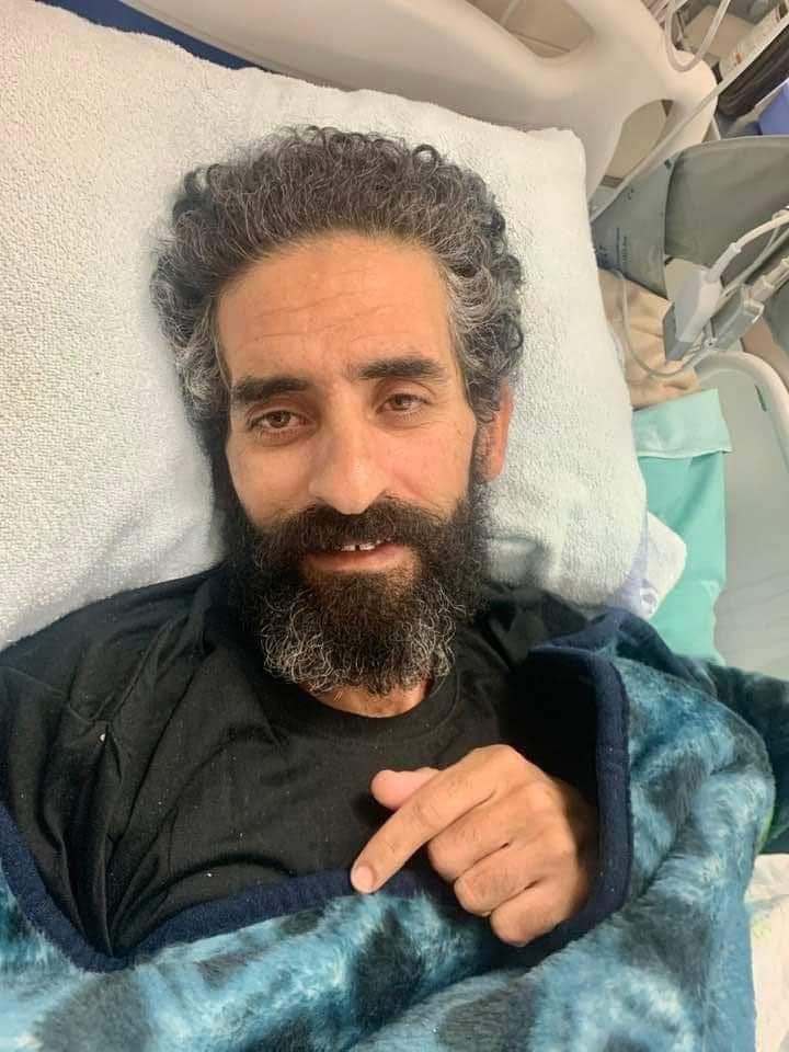 Nothing would be more heart-warming than gaining your freedom!

This is the first photo of Hisham AbuHawwash after he agreed to end his 141-day long hunger strike.

#FreeHisham 
#FreeThemAll
