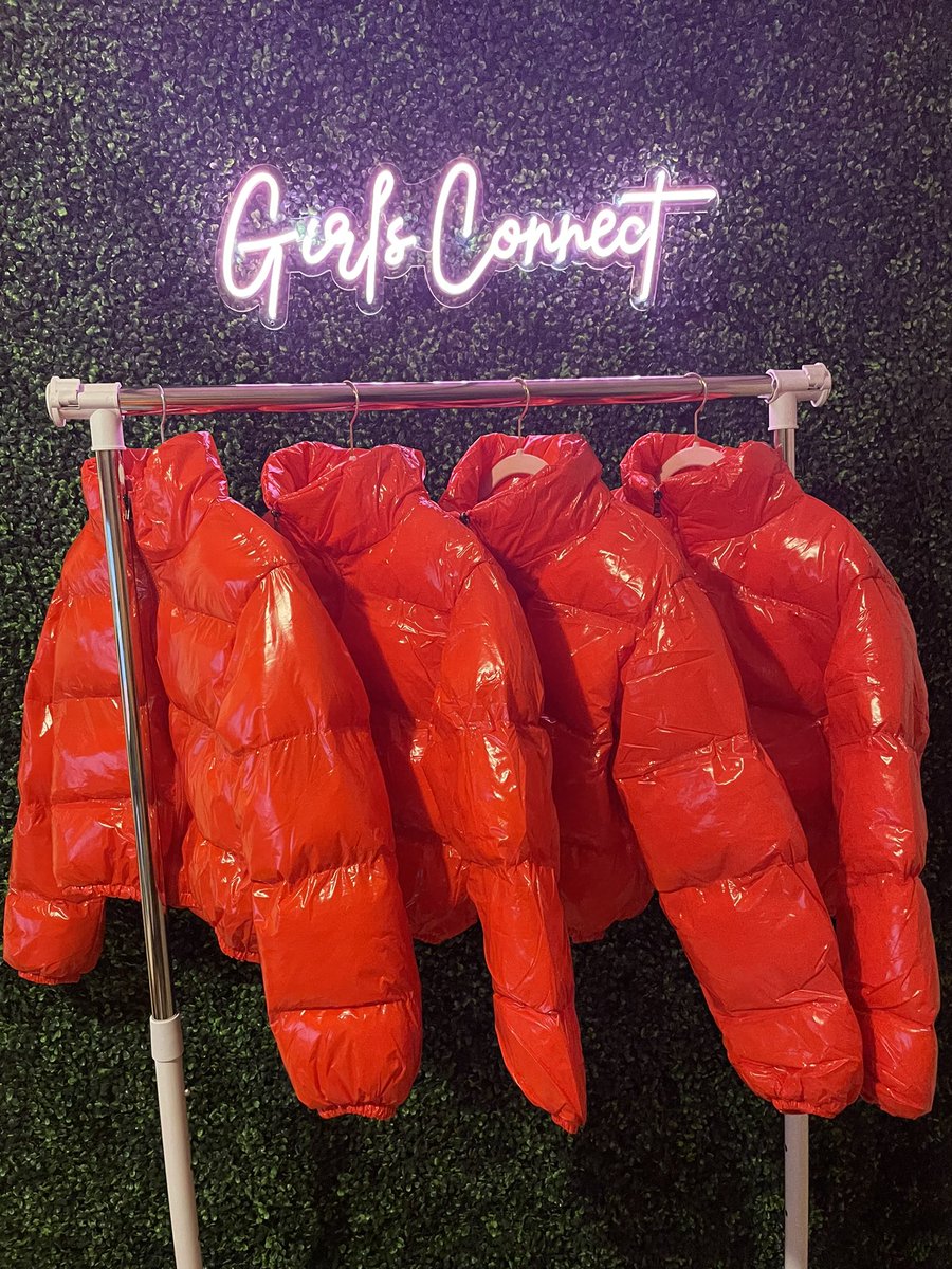IamSDiva's tweet photo. Bubble coats are available for pick up or 1-2 day shipping, Get yours today. 
Available sizes SM- XL 💕💕
Shop @_girlsconnect on IG 🛍🛍 https://t.co/k0RdRN4cgr