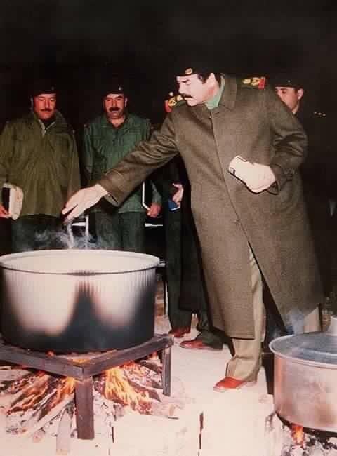 صدام حسين اخو هدله شهامه وبساطه..❤✌
الله يرحمك صدام حسين صقر العرب👑