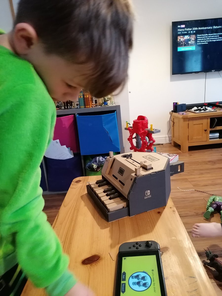 jacks_addison's tweet photo. Built a @NintendoUK Labo piano today🙌 https://t.co/K3EV2FZxiE