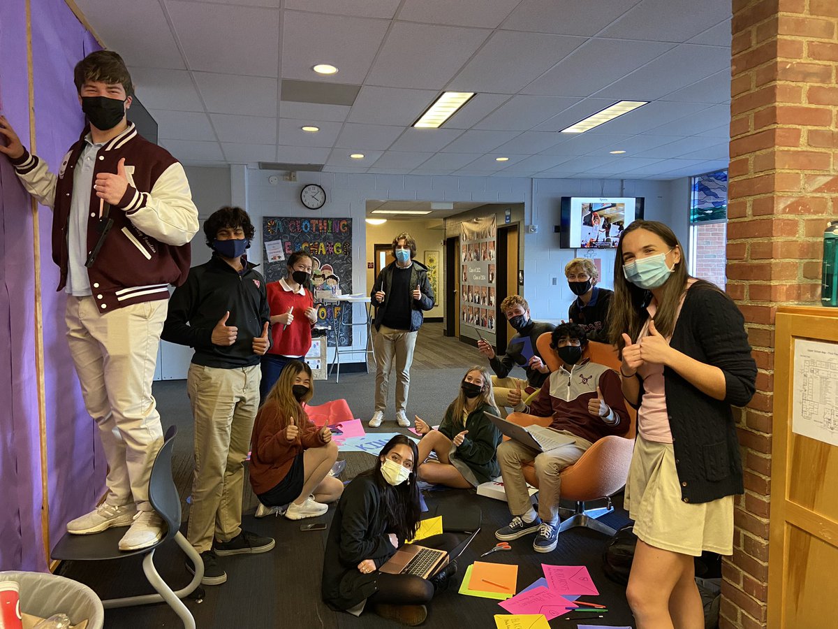 BeningChristy's tweet photo. Your CA Student Council hard at work. Bringing you words of wisdom and encouragement. US students: Look for it tomorrow when you come to school! 🌎👍 https://t.co/fsUFlrsjvI