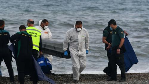 Migration : 4404 personnes disparues en tentant de rejoindre l'Espagne en 2021 limportant.fr/infos-monde/3/… #Monde