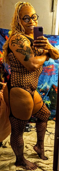 Even through the holidays, a warrior must stay fit.....and THICK!!! https://t.co/fkoiGxLpqi https://t<a href="/tag/sexylegs"class="tags"><span>#sexylegs</span></a>