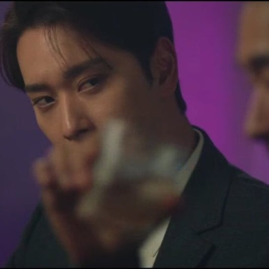 solange_1226's tweet photo. Actor Hwang Chansung... my respects!🤩🙌🏻
@2PMagreement211 You are doing a great job and I really enjoy seeing you every week.
#ShowWindowQueensHouse #쇼윈도 #찬성 #Chansung https://t.co/KrObQJmrHT