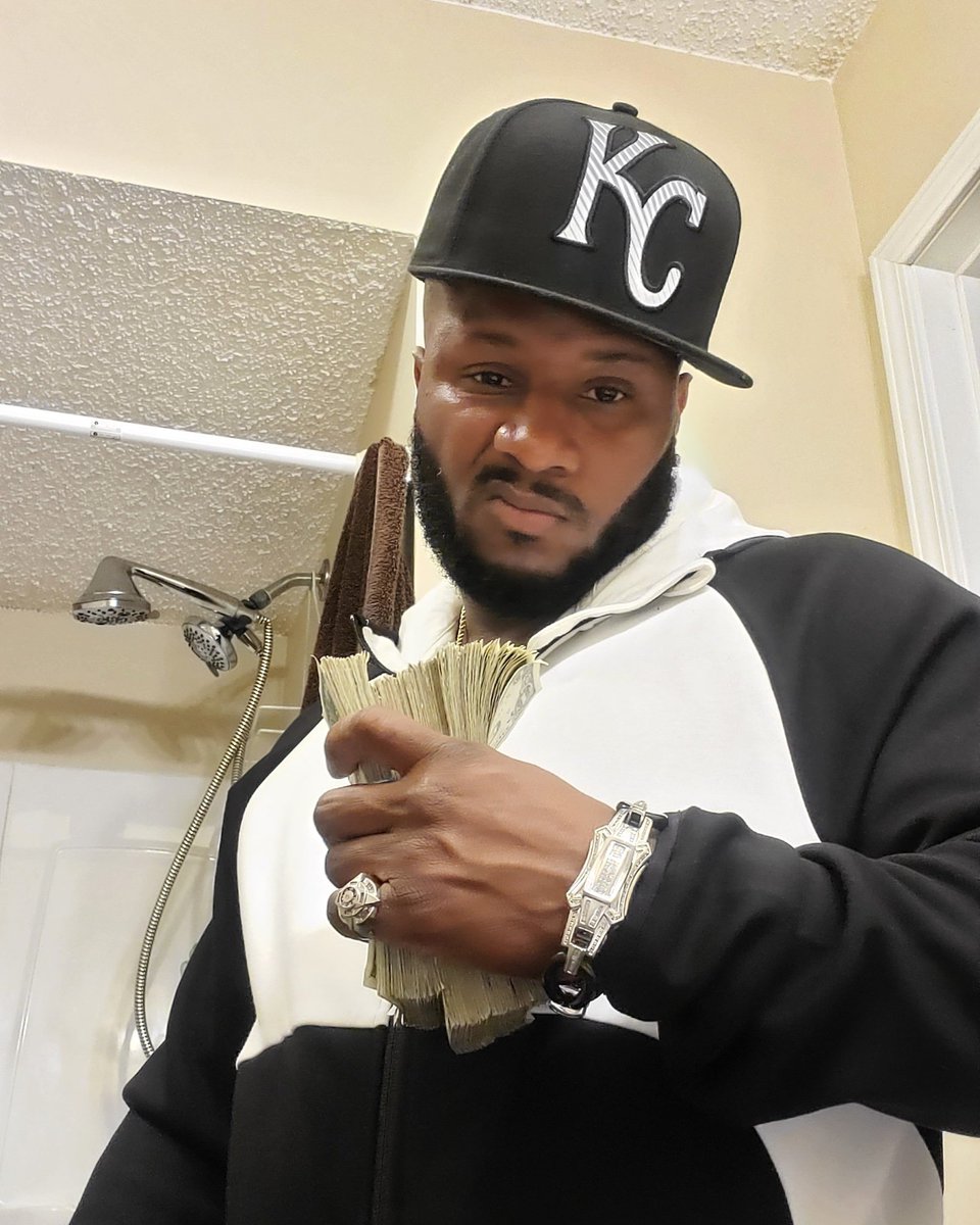 FLEETWOODRECOR3's tweet photo. 2022 Monny Moskoe has 2 new projects he been working on 
Fans can't wait to hear 💯 https://t.co/hCLYs5p6Bv