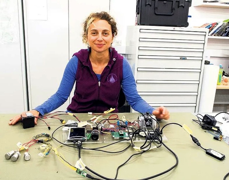 Makine mühendisi ve okyanus bilimci olan Dr. Derya Akkaynak, bilim dünyasının "Emmy'si" olarak bilinen "Blavatnik Genç Bilim İnsanı" ödülüne ülkemizden layık görülen ilk kadın oldu. Kimse paylaşmamış olsa da biz yürekten kutluyoruz...👏👏