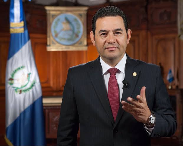 bryansagastumee's tweet photo. -Autor intelectual de expulsión de CICIG.
-Quemó a 49 niñas en un "Hogar Seguro".
-Cooptó la CC, el Congreso y la CSJ evitando antejuicio.
-Corrupto, desfalcador del Estado.
-Protegió a su hijo, hermano y esposa de casos de corrupción.
-3er país seguro.

Aspira a diputado... https://t.co/2mvMmhtrXV