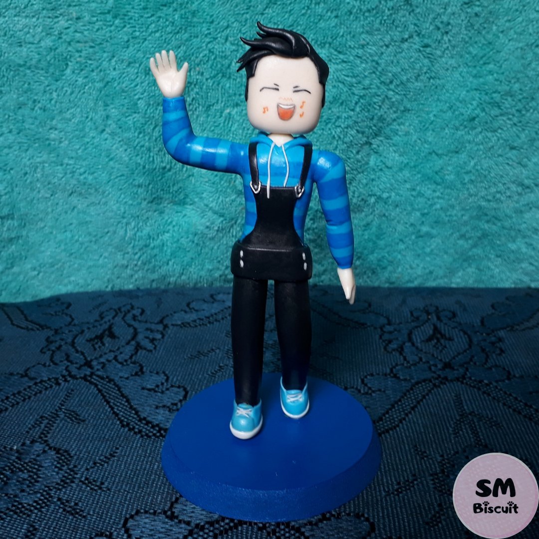 SmBiscuit's tweet photo. Mais um personagem do jogo roblox!

Feito em biscuit!

#ROBLOX #biscuit #porcelanafria #encomenda #robloxart #robloxbr #robloxbrasil #jogo #feitoamao https://t.co/N1d8GCryVM