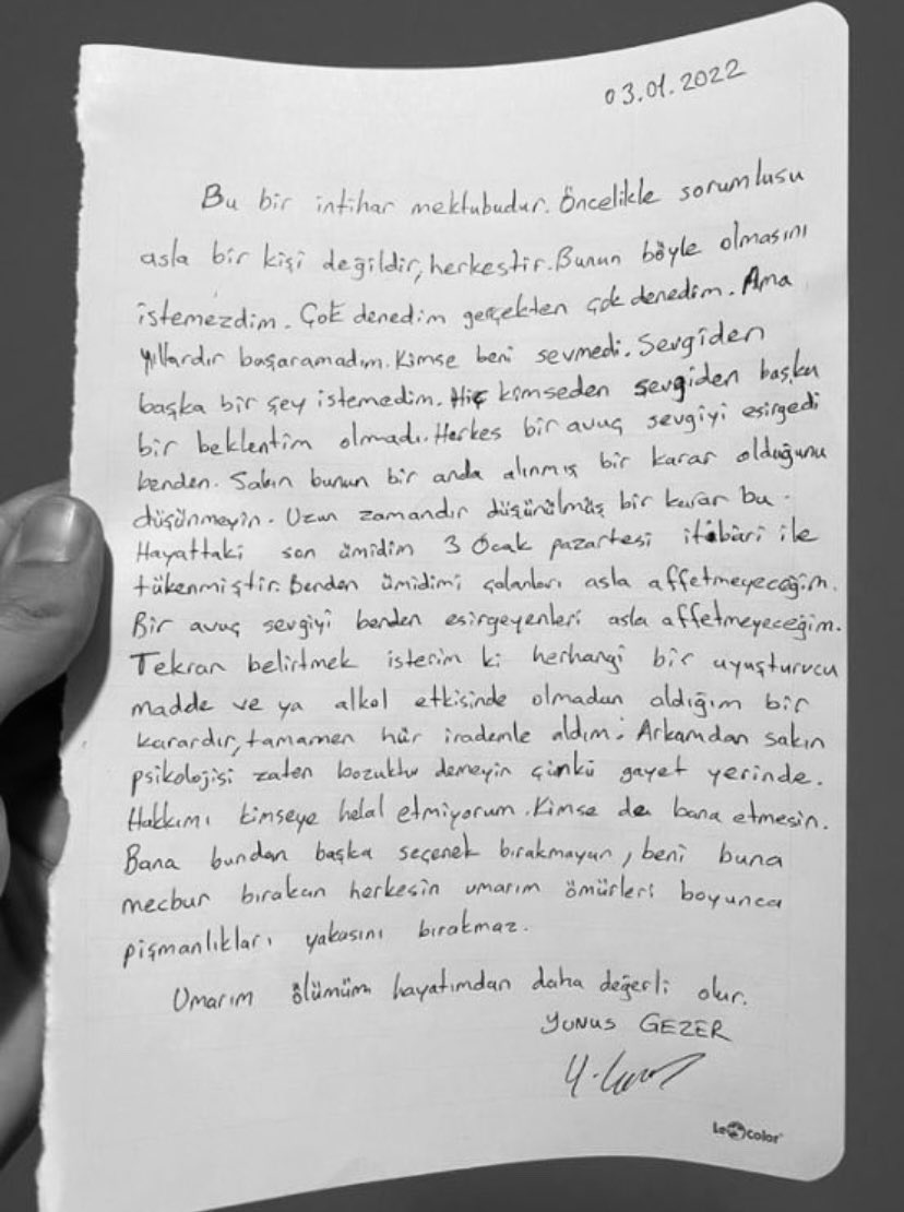 kendihalliinde's tweet photo. “Hiç kimseden sevgiden başka bir şey istemedim” 25 yaşında biri böyle bir mektup yazmamalıydı.. Hiç sevilmemiş olmanın ağırlığını yaşıyor olmakta zulümdür. 
#yunusgezer https://t.co/YfCUgghaH6