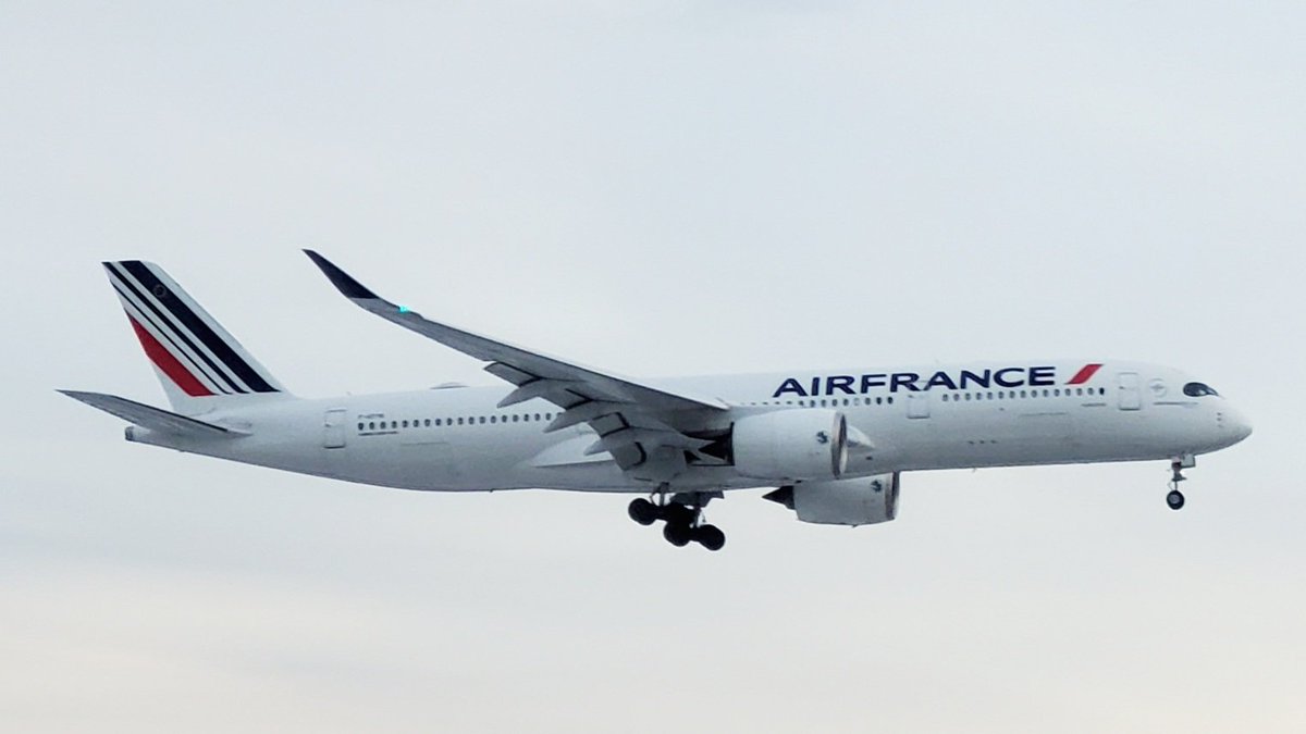 veryboeing's tweet photo. Air France #A350 -941 #FHTYK CYYZ https://t.co/CDPnXRyGLh