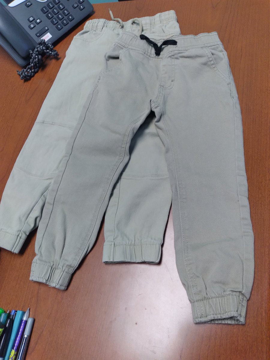 BerryWraparound's tweet image. Berry Parents,
If you have clean uniform bottoms you no longer need, please bring them to school and donate them to Ms. Clara Sosa the Wraparound. We especially need boys and girls uniform bottoms 5T to 12 husky @BerryPto @JamesBerryHISD @robertozamora