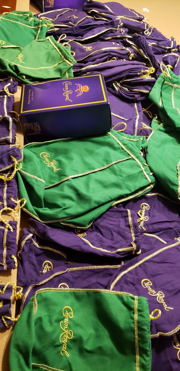 GourmetCbd's tweet photo. $3 · Any size Any color Purple,Peach,Brown,Green Crown Royal Bags  - Nextdoor https://t.co/f10yHwlbY5 https://t.co/amL4mwNvsI