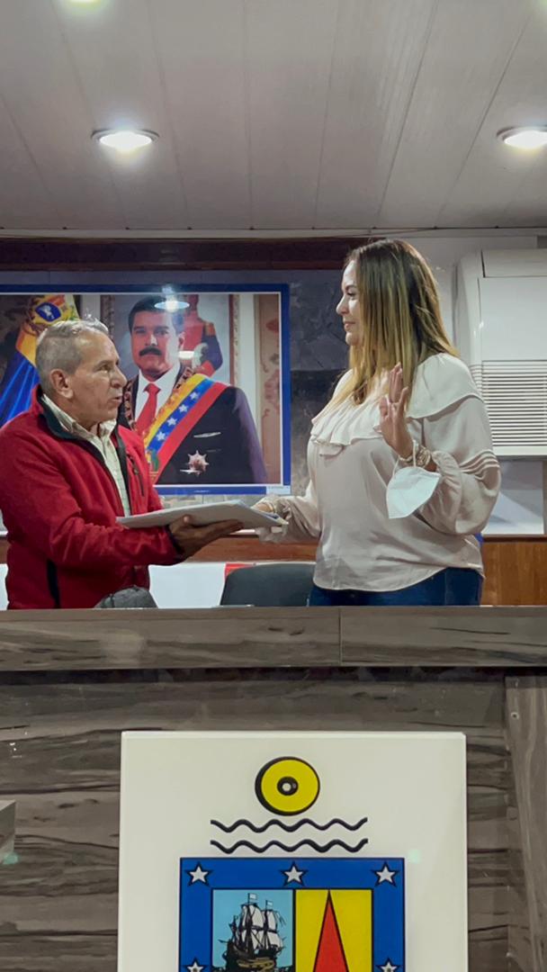 OviedoPSUV's tweet photo. Felicito a su presidenta @MilagrosJ_Psuv y este grupo de revolucionario por estar siempre del lado del pueblo y del presidente Nicolás Maduro. 

#ForjadoresDePatria
#VamosCiudadGuayana https://t.co/HgaduruEsv