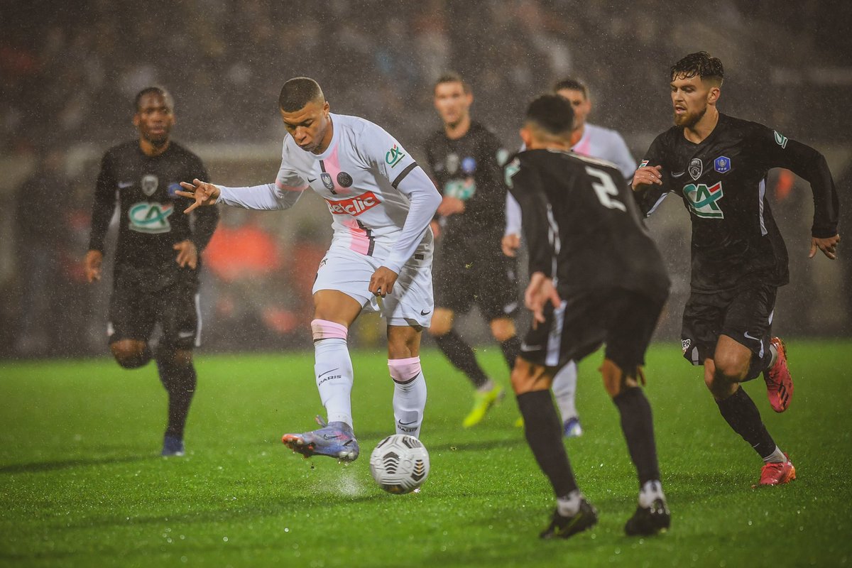 Fin d’une belle aventure en Coupe de France. Merci à l’équipe pour ce parcours incroyable. 🔚🇫🇷

Très heureux et fier d’avoir pu jouer face au <a href="/PSG_inside/">Paris Saint-Germain</a> . On apprend beaucoup dans ce genre de match. ⚽️

Merci à tous pour vos nombreux messages. Retour au travail maintenant ! 💪