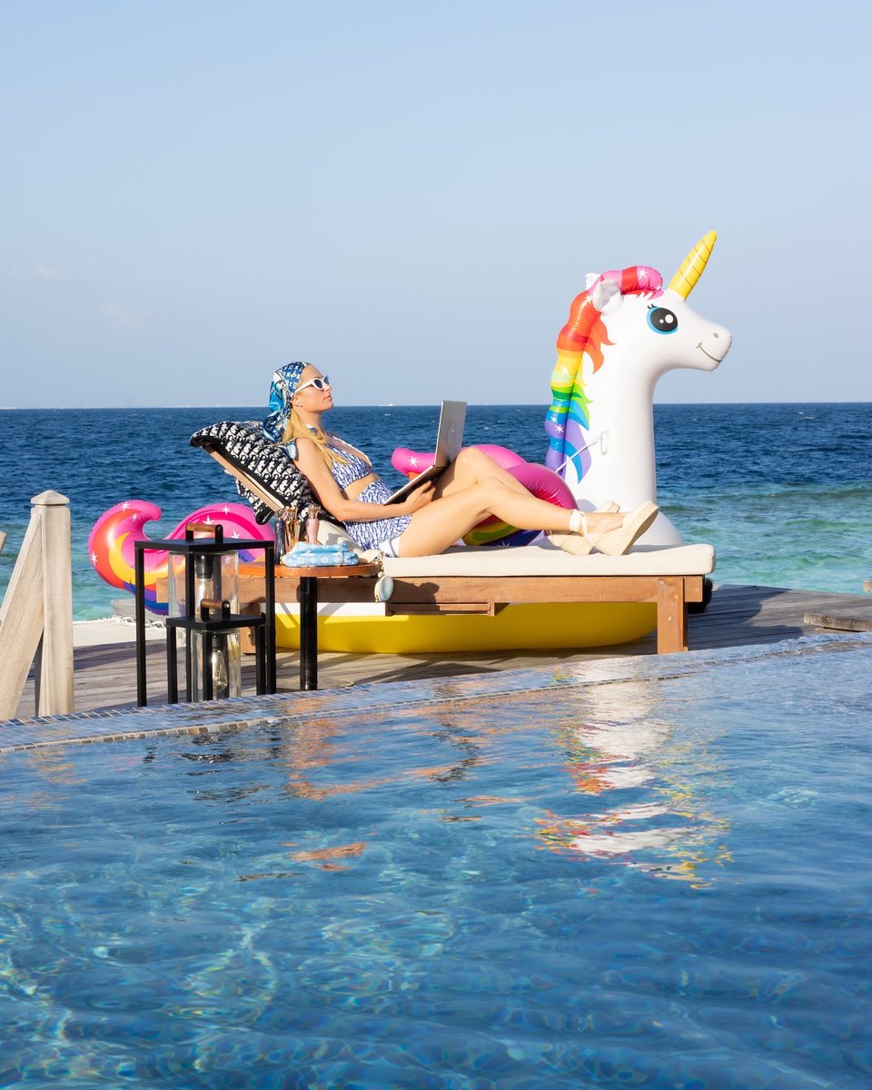ParisHilton's tweet photo. Play with fairies. ✨🧚🏻‍♀️✨
Ride a Unicorn. ✨🦄 ✨
Swim with Mermaids. ✨🧜🏻‍♀️✨
Chase Rainbows. ✨🌈✨
Work like a Boss Babe. ✨👸🏼✨ https://t.co/JAQuWv6A0i
