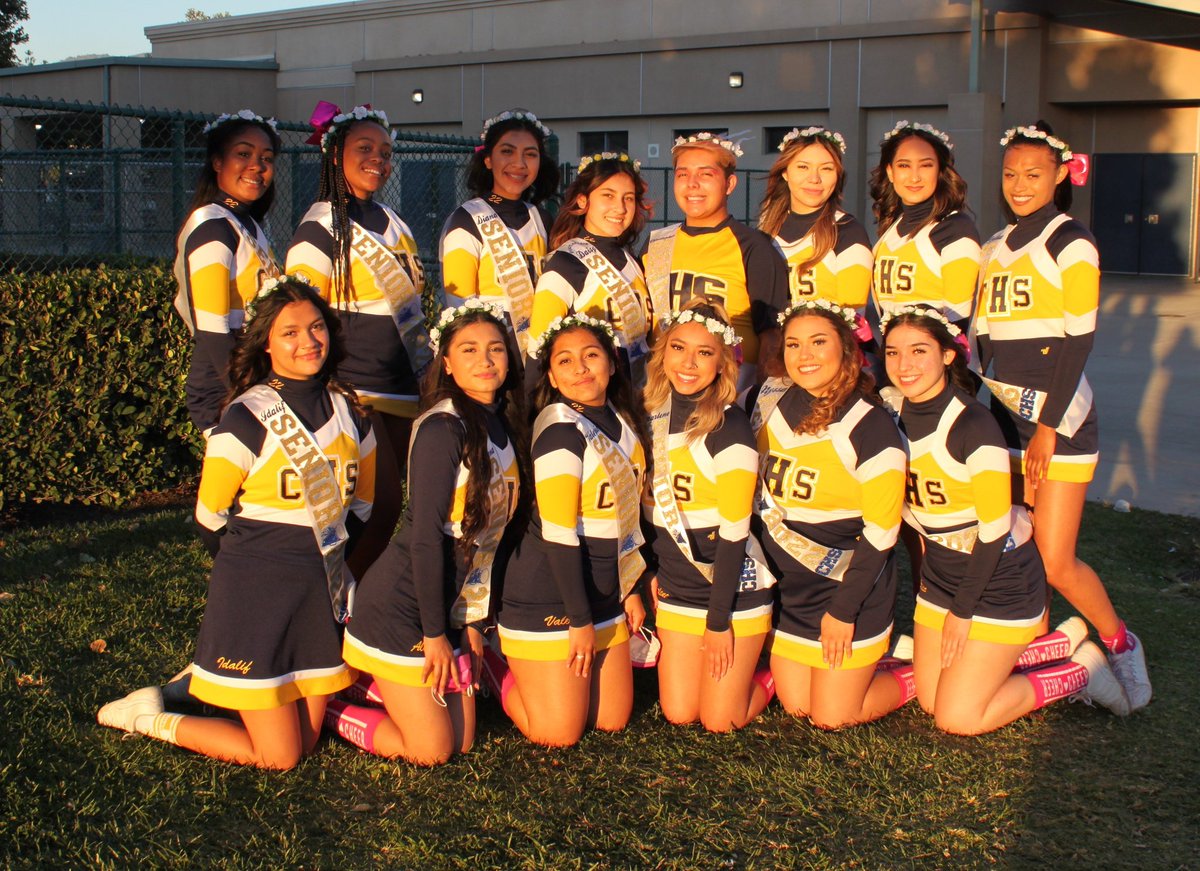 cheer_lions's tweet photo. Lions Cheer Class of 2022👩🏽‍🎓👨🏽‍🎓🎉 We 👀 you 🦁🎀 https://t.co/cqxW06sfs5