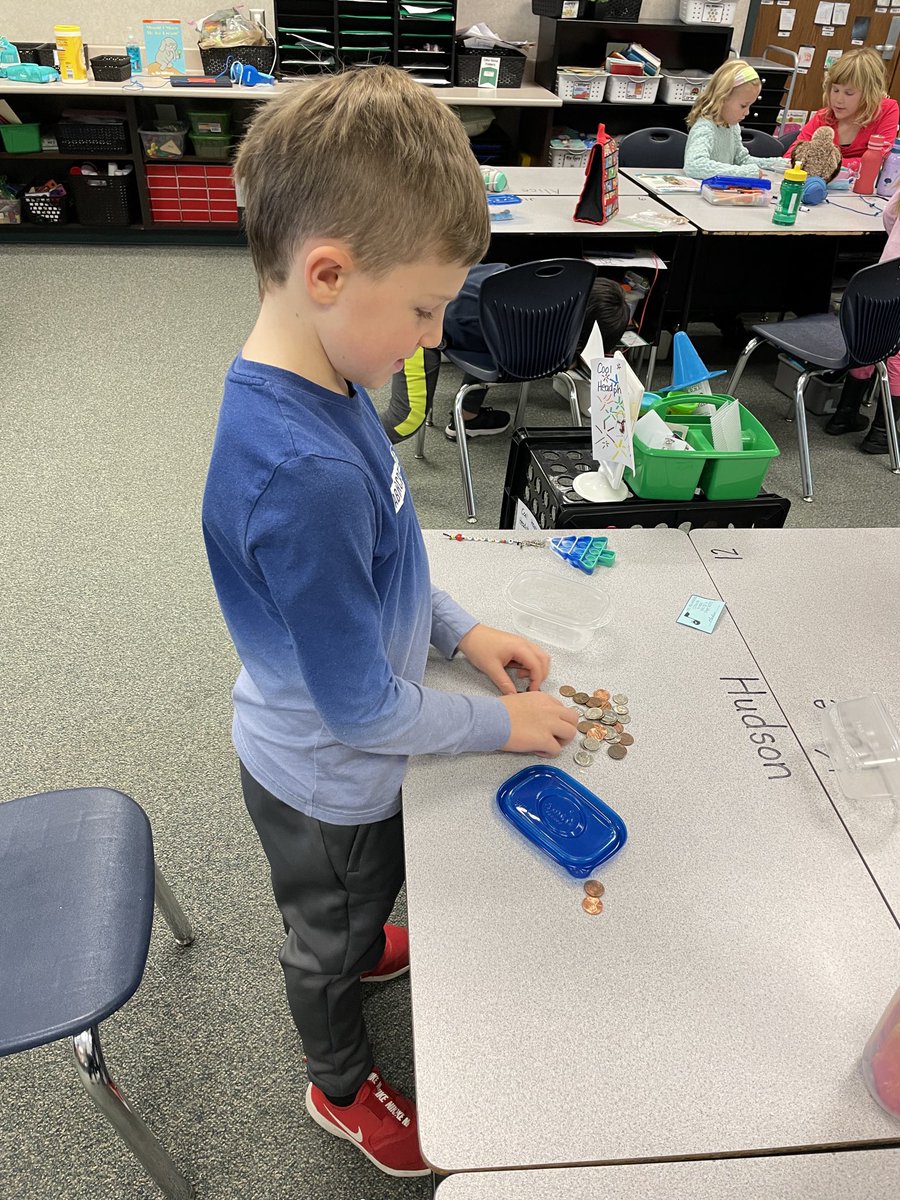 HESHixson's tweet photo. Money, money, money…today we took a close look at pennies, nickels, and dimes. https://t.co/iBDfSgeYm9