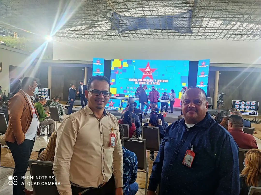 #4Ene | Reunión de Diputados y Diputadas  con nuestro presidente <a href="/NicolasMaduro/">Nicolás Maduro</a> para recibir instrucciones y dar inicio al nuevo período legislativo. 🇻🇪
#ForjadoresDePatria