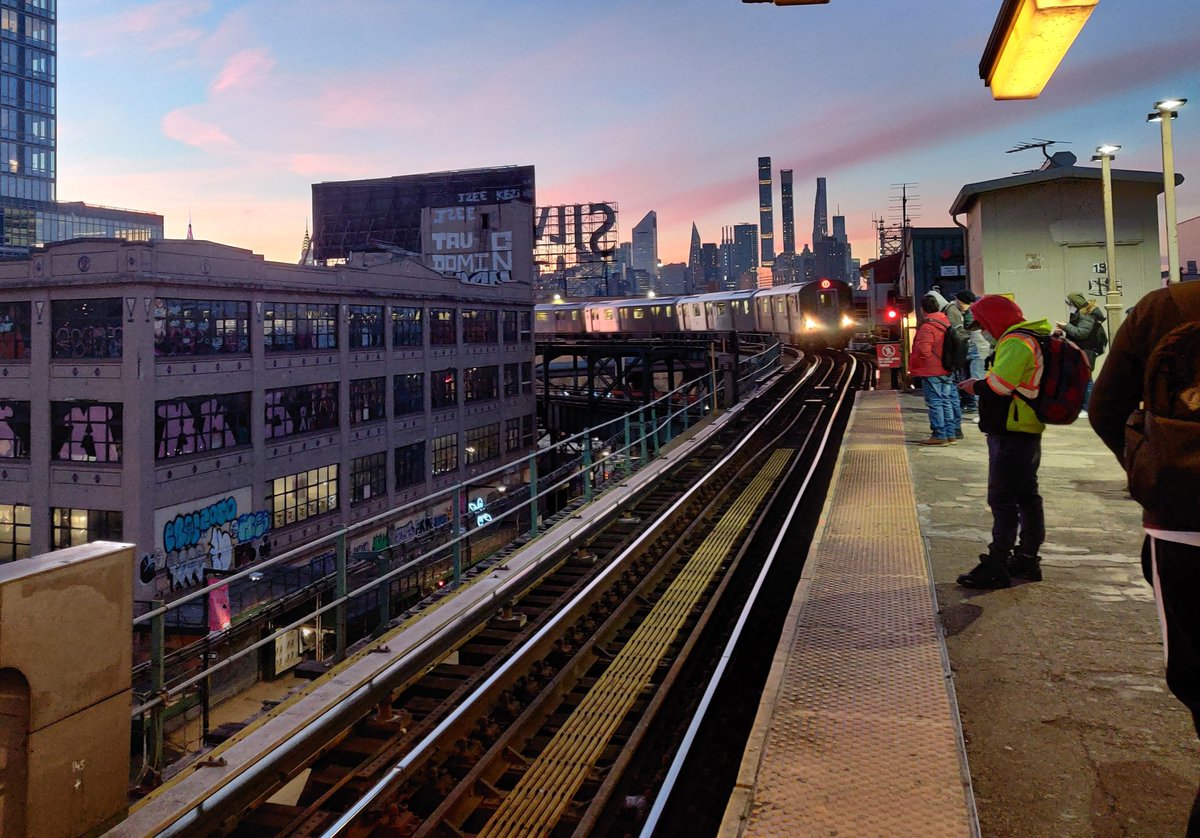 CPUSAQueens's tweet photo. No #express7 train until further notice @MTA? 

In a pandemic that @NYCMayor tells us we just need to swag on out of? 

He wants us packed like sardines on the local with #COVID19?

@GovKathyHochul: time to redirect @NYPDnews budget and do something right for New Yorkers! https://t.co/VpkmYpxmjz