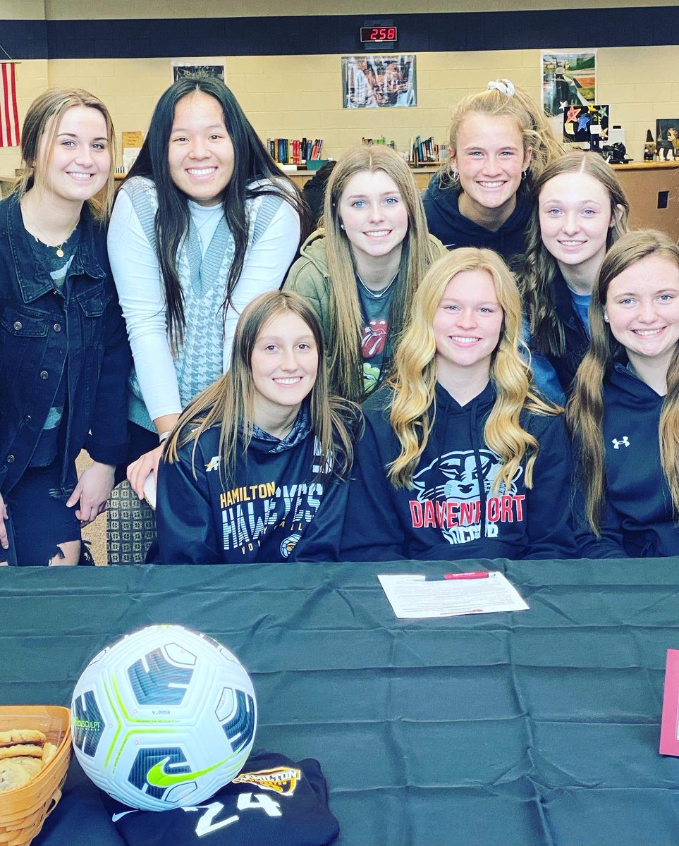 WOPantherFutbol's tweet photo. Davenport U ⚽️ is getting a good one. Congrats, Bailey! Your Hawkeyes are proud! https://t.co/7jIzBZ56jI