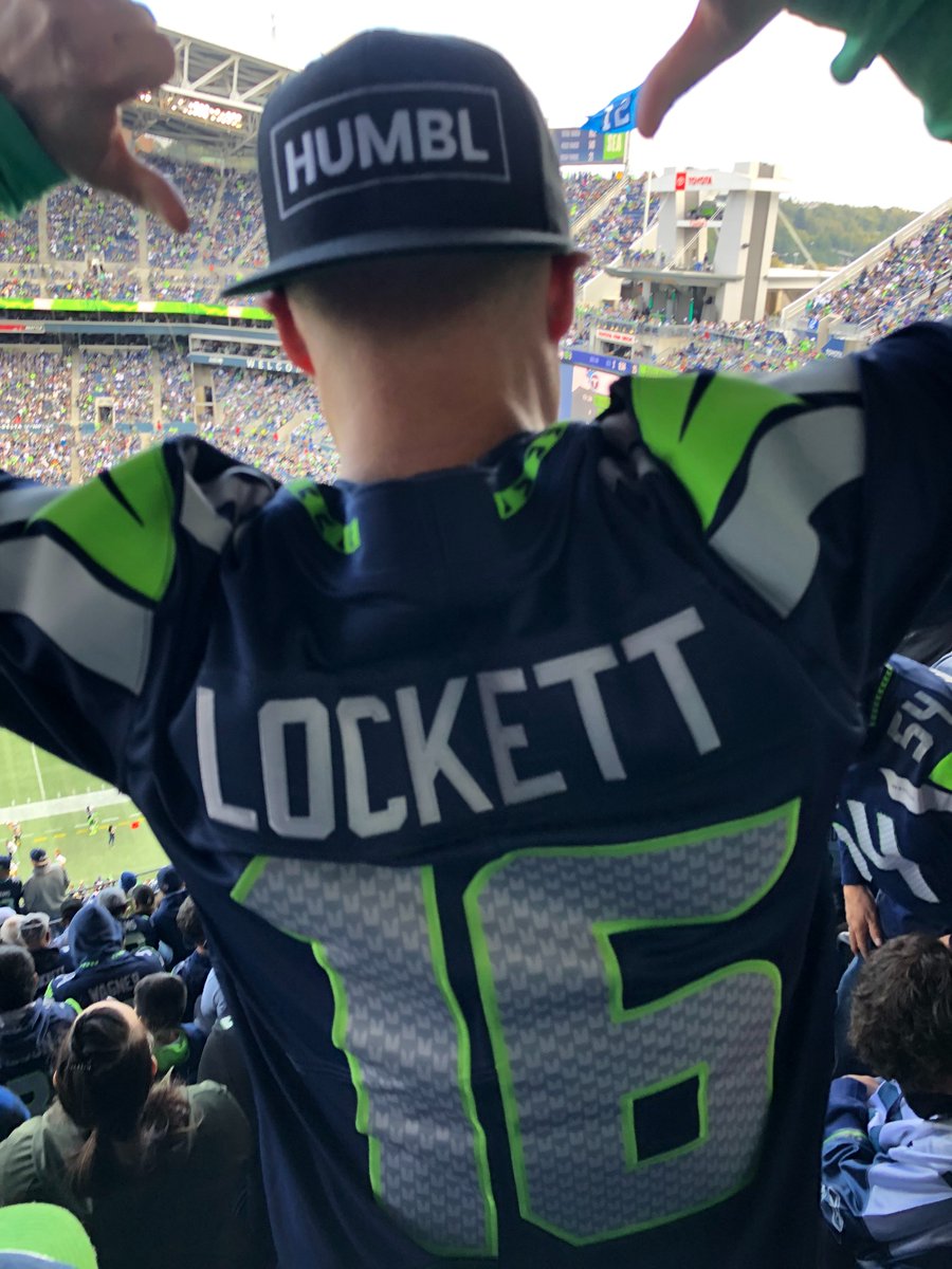 justinsampson's tweet photo. #WPMOYChallenge  + Lockett
#WPMOYChallengeLockett

@TDLockett12 #TD12 @Seahawks https://t.co/5fAVQ6xXc1
