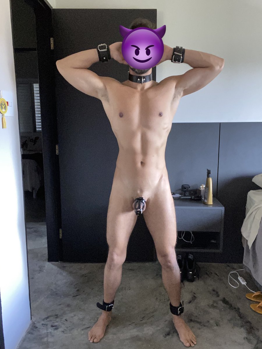 Gearedboy's tweet photo. I was asked to take another pic properly geared (collared, with wristbands and anklets)
Thanks @Mastersept1 for putting me on the right place! https://t.co/XpddHsHPF7
