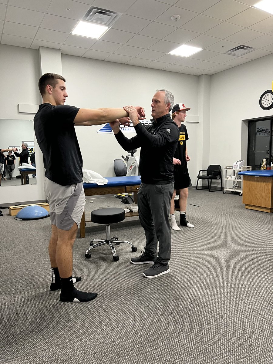 DiamondDreams's tweet photo. Shout out to @PRARehab for making sure these DD athletes are ready to dive into their preseason workouts!

Over 70 athletes showed up to the facility last night for their physical screenings. https://t.co/ejJHUAJ8Ec