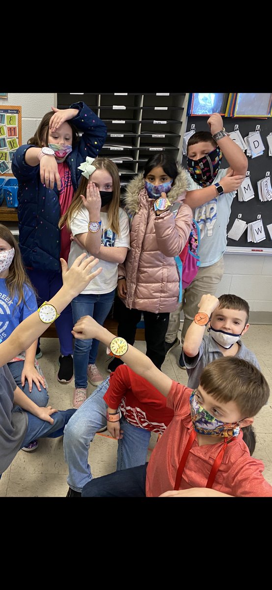 PittmanCCES's tweet photo. We are excited to start our telling time unit of study! Do you like our pretty watches? 🙂 https://t.co/UYN2l2tfxg