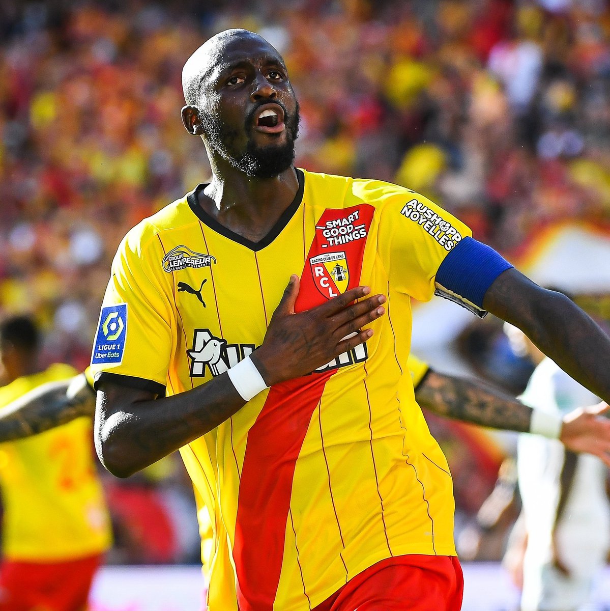 Fr3dpr0's tweet photo. L'arrogance vs La passion
#RCLLOSC #RCLens https://t.co/oifTvR3iGz