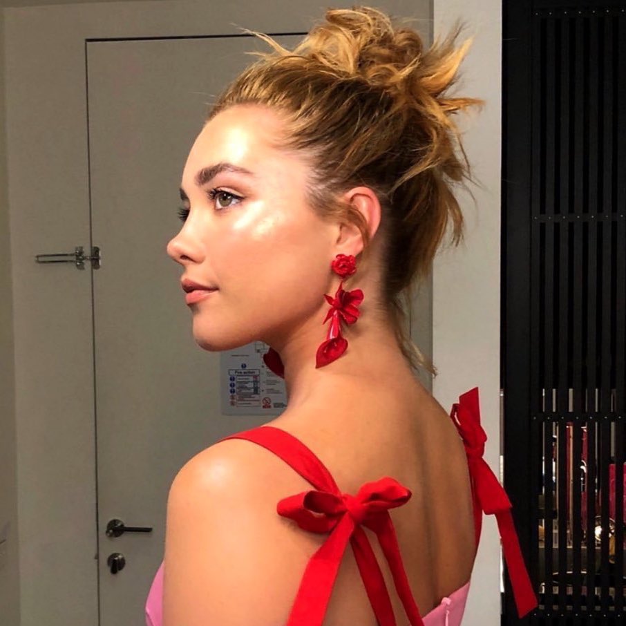 florence pugh's profile side... that's it that's the tweet.