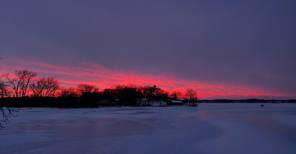 WissaintSt's tweet photo. Incredible sunset tonight! https://t.co/3eJbFocxrL