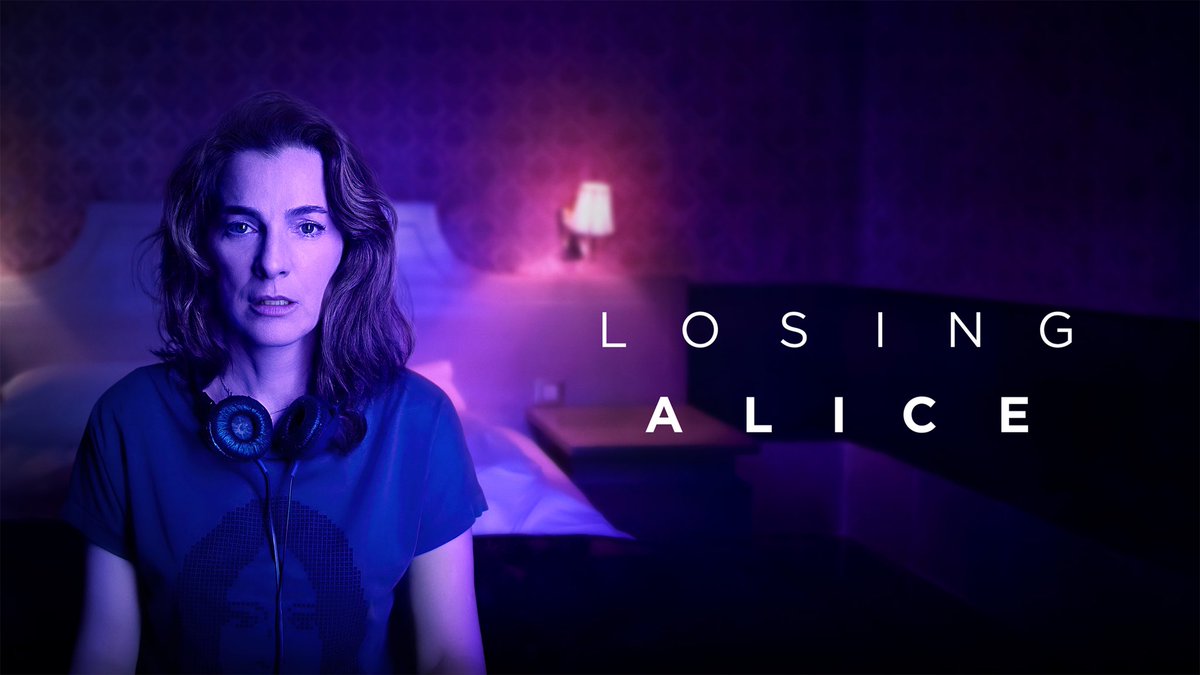 SaraOConor's tweet photo. Serie de cocción lenta, inquietante pero magnética. Brutal interpretación protagonista. Cine dentro del cine. Bastante de Lynch y con un final redondo. Creo que contra todo pronóstico me ha gustado #LosingAlice. https://t.co/ZodnetwjkU