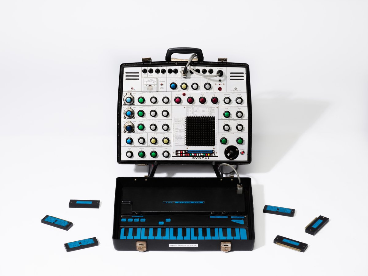 mess_ltd's tweet image. EMS Synthi Aks 🎛️ 💙🖤🤍💚💛❤️ 🎛️  
​
​📷: Kristoffer Paulsen for Google Arts and Culture
​
 #ems #emssynthiaks #emsaks #emsvcs3 #emssynthi100 #messstudio #messltd