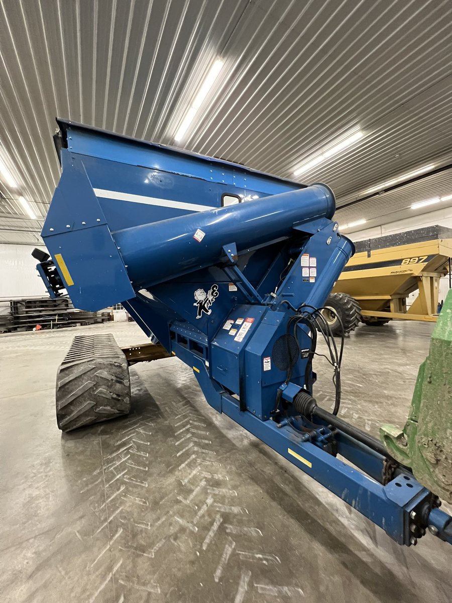 SmithFamFarms's tweet image. We have a Kinze 850 on tracks for sale. Rochester, Indiana. $29,500