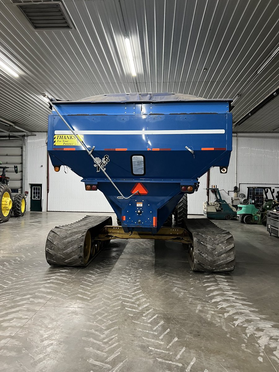 SmithFamFarms's tweet image. We have a Kinze 850 on tracks for sale. Rochester, Indiana. $29,500