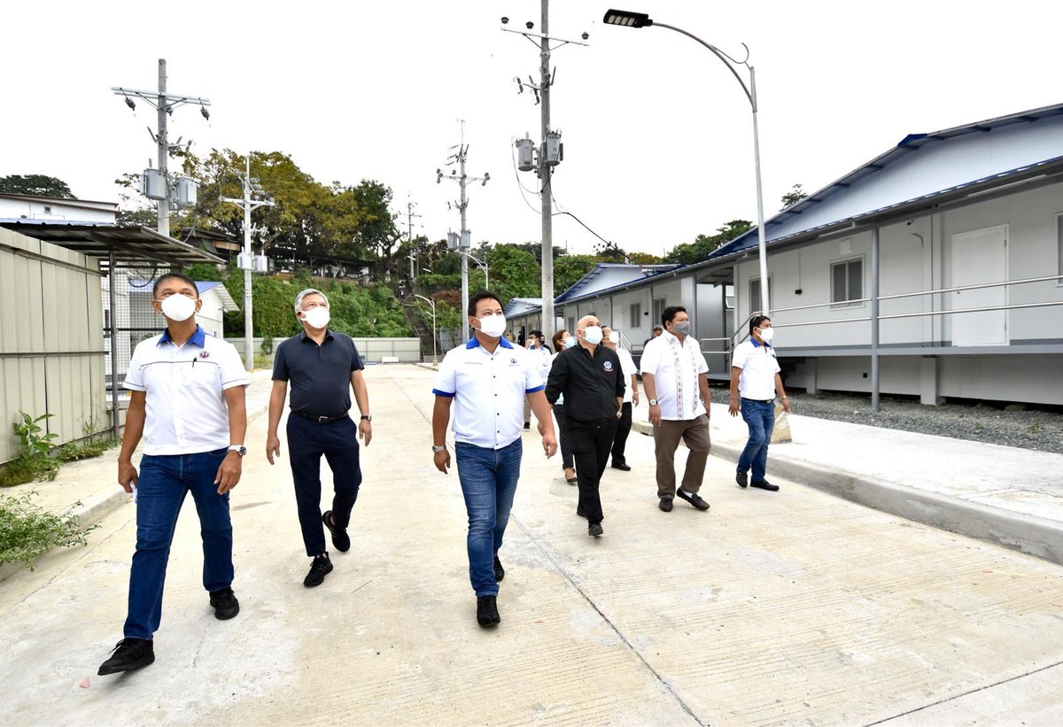 DPWHph's tweet photo. DPWH Expands PH Healthcare System with Mega Hospital Facilities in Mandaluyong City | https://t.co/TqQoqWxw3g #DPWH #WeBuildAsOne https://t.co/NshVQDcnbk