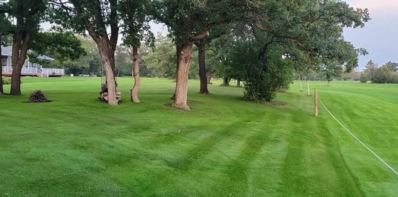 RoyalLePage_Bdn's tweet photo. A golfer's dream home in Pelican Lake! πβ³οΈ
This stunning home overlooks Pleasant Valley Golf course. Step inside to an amazing living room with vaulted ceilings, an open kitchen/dining space and a covered, wrap-around deck! Listing price: $329,900.
https://t.co/eQrnDTRhjs https://t.co/pxSYlVCCMJ