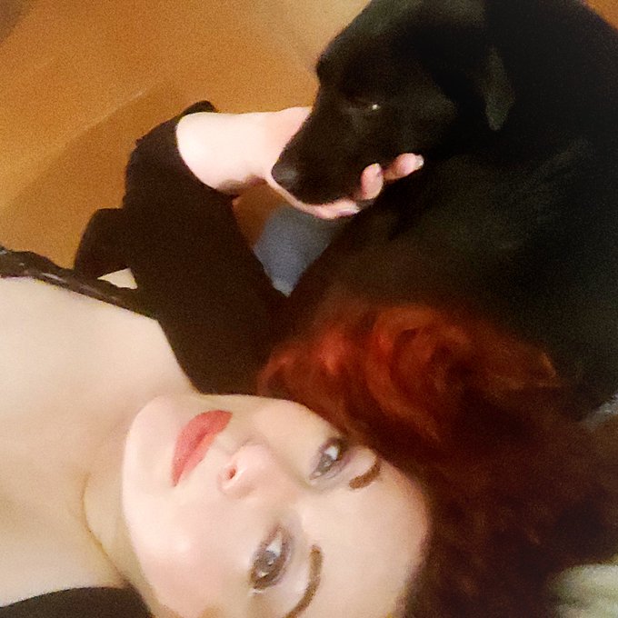 Miei carissimi amici oggi sono in relax in compagnia della mia cagnolina Serbia . Si chiama cos&igrave; perch&eacute;<a href="/tag/beleza"class="tags"><span>#beleza</span></a><a href="/tag/dogs"class="tags"><span>#dogs</span></a><a href="/tag/animallovers"class="tags"><span>#animallovers</span></a><a href="/tag/negro"class="tags"><span>#negro</span></a><a href="/tag/noir"class="tags"><span>#noir</span></a><a href="/tag/pet"class="tags"><span>#pet</span></a>