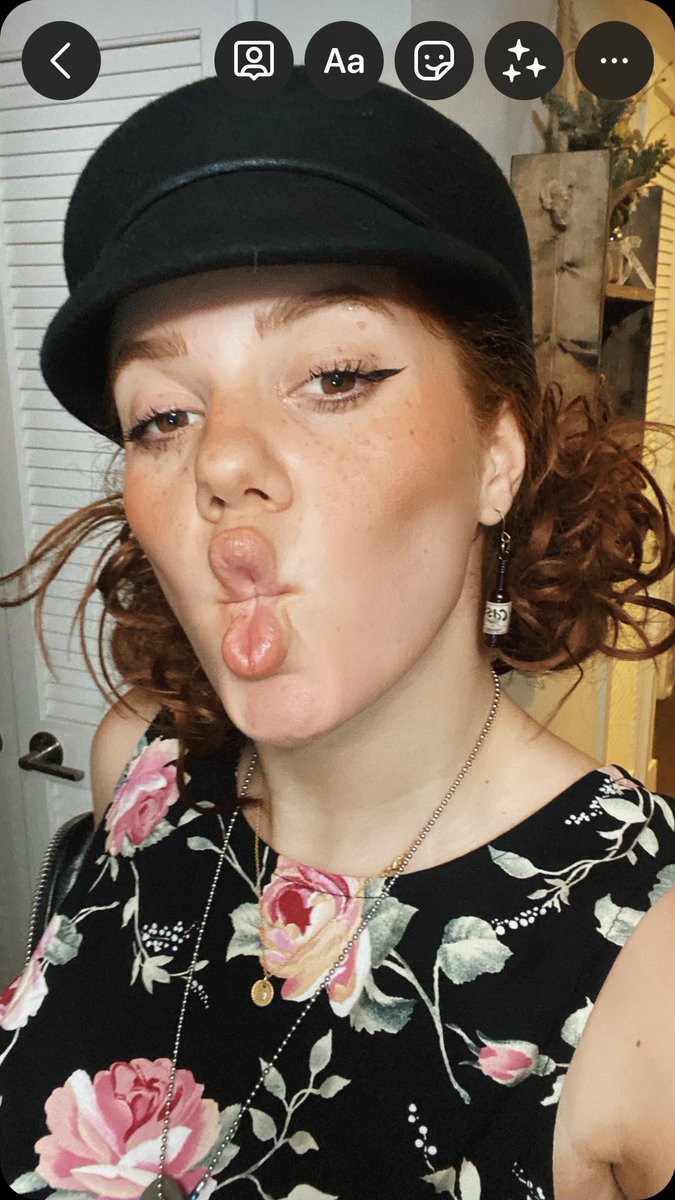 MahoganyLOX's tweet photo. day 2 ❤️ https://t.co/AvjbxiTvlM