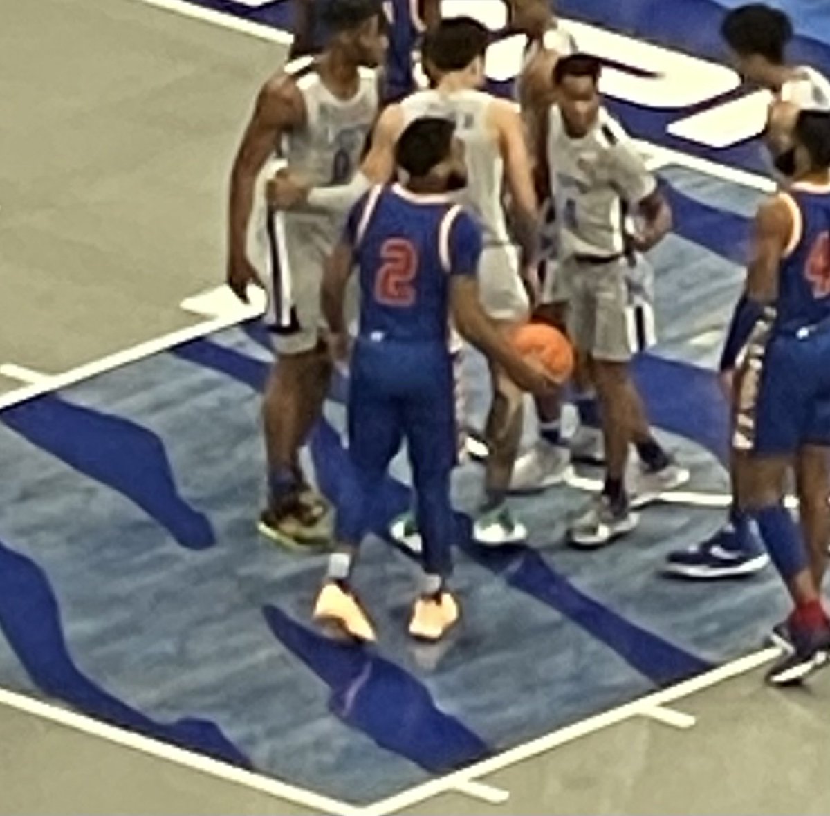 ZuuKeeper's tweet photo. His shoes are the color of circus peanuts &amp; it’s kinda grossing me out. 🤢 #GTG ⁦@Memphis_MBB⁩ https://t.co/gFwRK2ksha