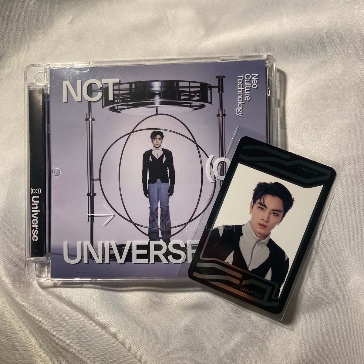 xiaojun_xdj's tweet photo. [WW] Xiaojun unsealed ‘Universe’ Jewel case album ✨

🪐 Followers only
🪐 Like and Retweet this tweet
🪐 Optional (No extra point or anything) : @/WayV_official + #WayV 3rd debut anniversary messages 

One winner, Ending date TBH https://t.co/yN57vdVT22