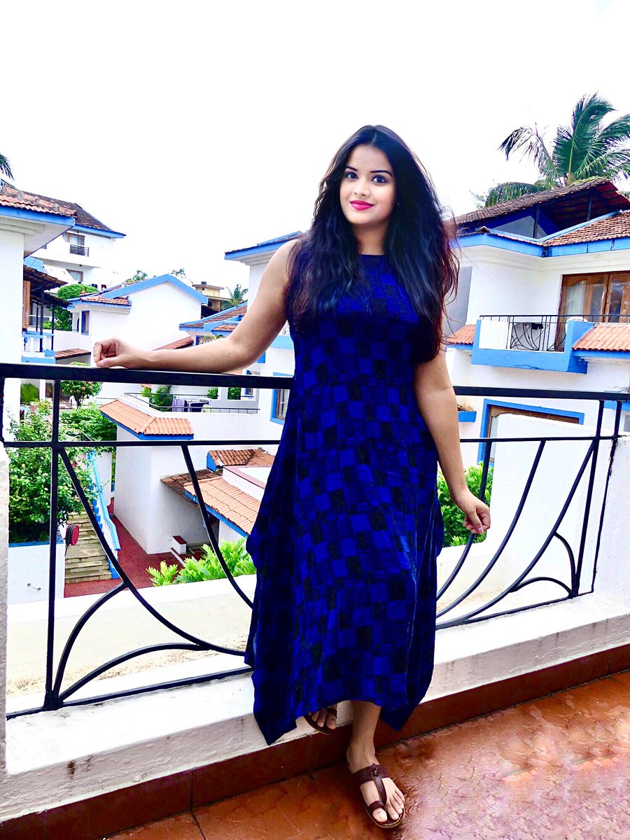 nishugupta_in's tweet photo. Good morning to all my friends have a great day🙏 #bluedress #BlueDresses #blueblack #checkdress #beautifulmorning https://t.co/pyl3n0LfN4