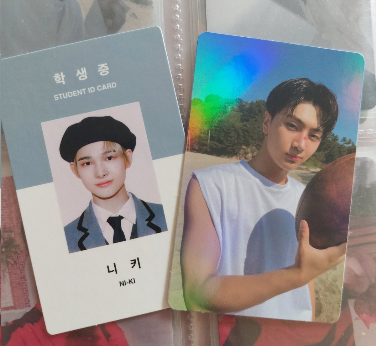 jinhit_cart's tweet photo. 📦[#RonMails]

Nakikipagbardagula kayo for Jay sando? Ako kasi binibigyan lang eh👁👄👁

Thank you so much ate @mauizeth for these PCs🤚 Naghanap pa ako sa Yangdo and Mercari tapos sa'yo ko lang pala matatagpuan ang Ni-Ki SG ID😭 https://t.co/ofNvrZzWEo