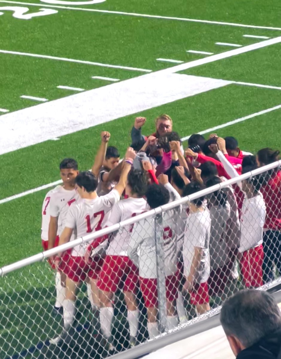AndreaTilley6's tweet photo. First game was a winner. Its going to be a fun season. @DHSSoccer3 https://t.co/2aM4xrNInr