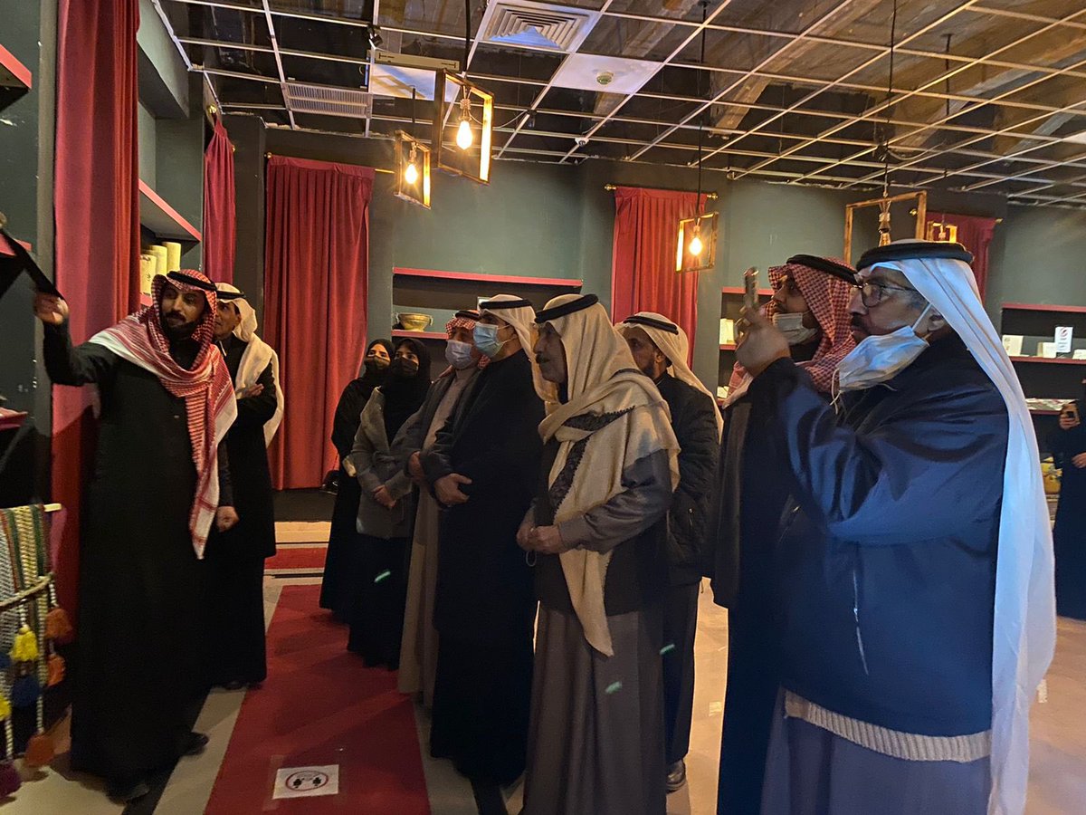 libarar's tweet photo. زيارة امين عام جائزة الاميرة صيتة بنت عبدالعزير للتميز في العمل الاجتماعي للمكتبة العامة بعرعر https://t.co/UBcFPuxD12
