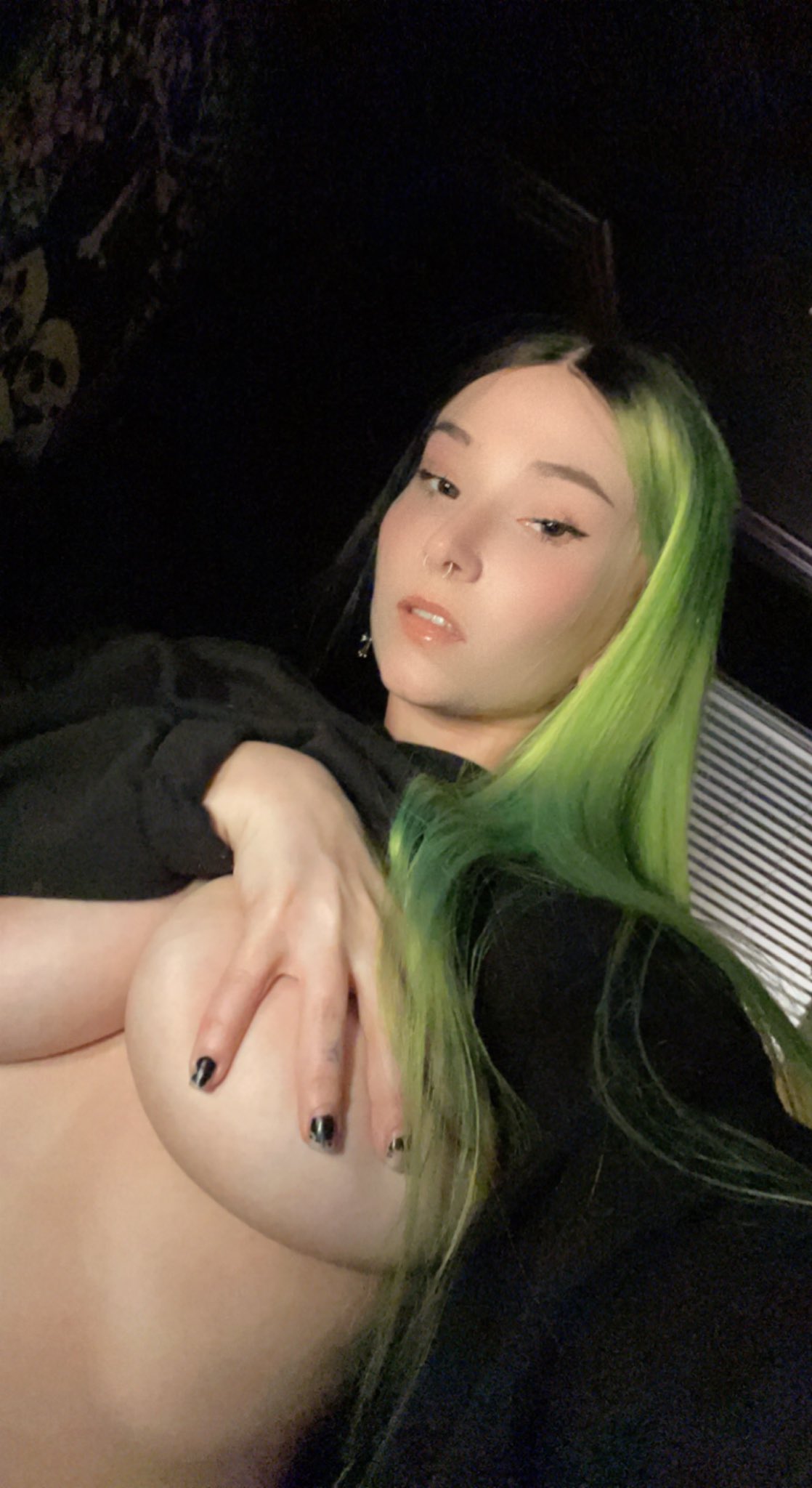 TW Pornstars - 1 pic. Leah. Twitter. Green and black hair is back  besties!!!. 4:22 AM - 5 Jan 2022