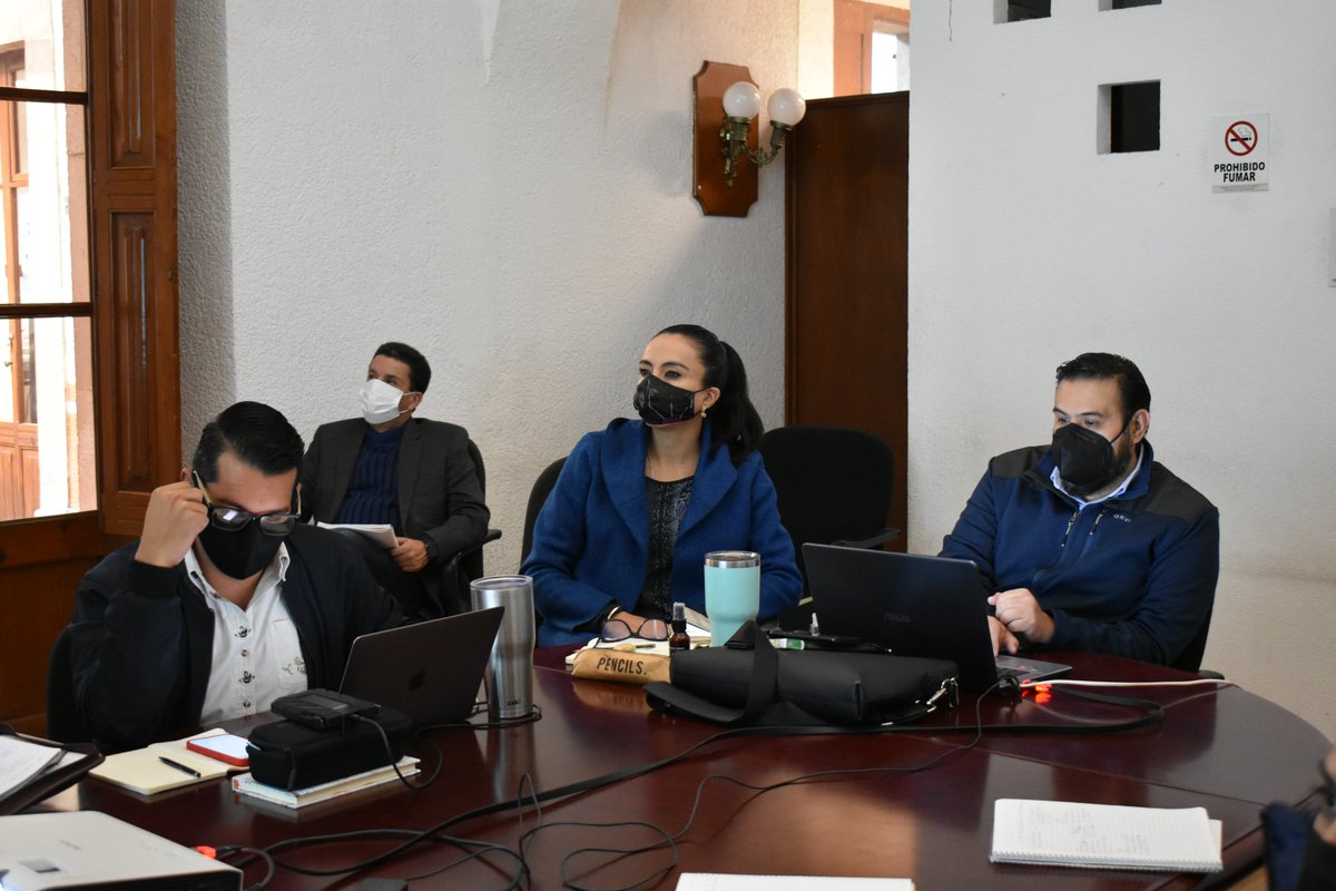 SecTurismoSLP's tweet photo. Mañana de #Capacitación en materia de realización de proyectos en #SECTURSlp, con la finalidad de que todo lo que se presente ante las secretarías correspondientes cuente con un criterio unificado.
#PotosíParaLosPotosinos #SecretaríaDeTurismoSLP #SanLuisPotosí https://t.co/8d1IOkzQ0F