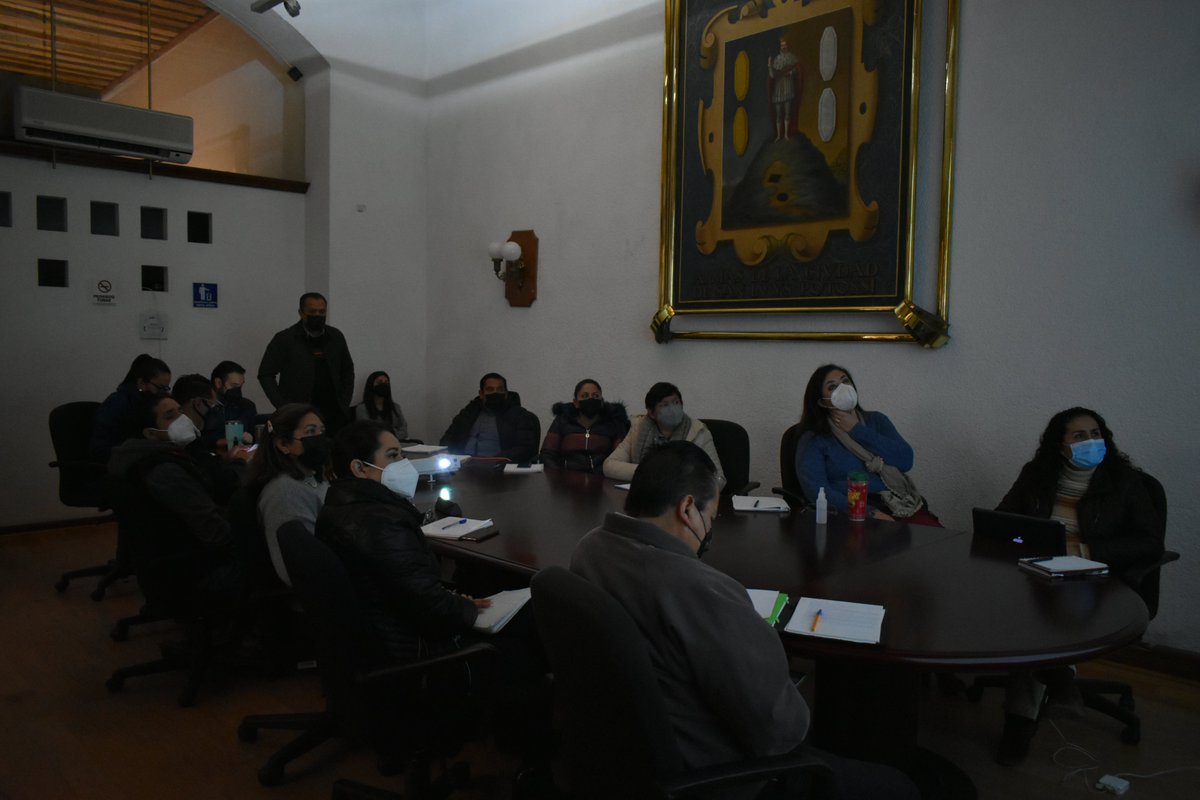 SecTurismoSLP's tweet photo. Mañana de #Capacitación en materia de realización de proyectos en #SECTURSlp, con la finalidad de que todo lo que se presente ante las secretarías correspondientes cuente con un criterio unificado.
#PotosíParaLosPotosinos #SecretaríaDeTurismoSLP #SanLuisPotosí https://t.co/8d1IOkzQ0F