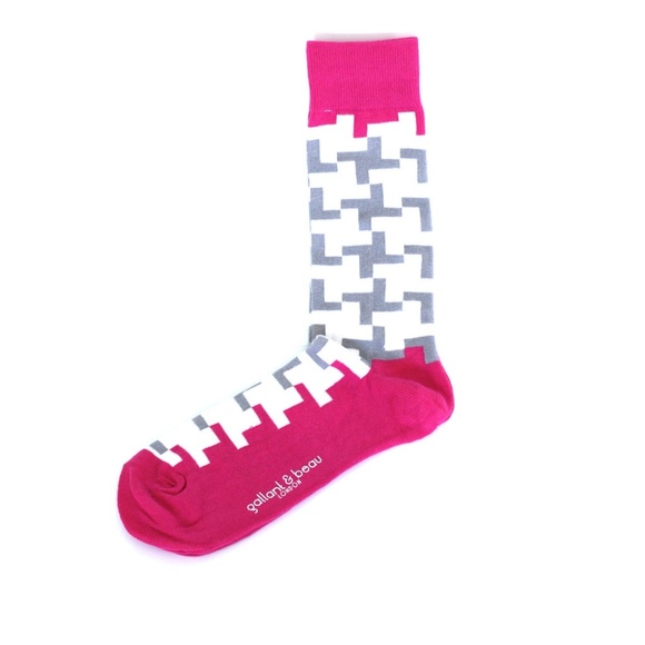 Chilispice's tweet image. So good I had to share! Check out all the items I'm loving on @Poshmarkapp #poshmark #fashion #style #shopmycloset #gallantbeau #roddgunn #kenzo: posh.mk/b8daJeVPymb